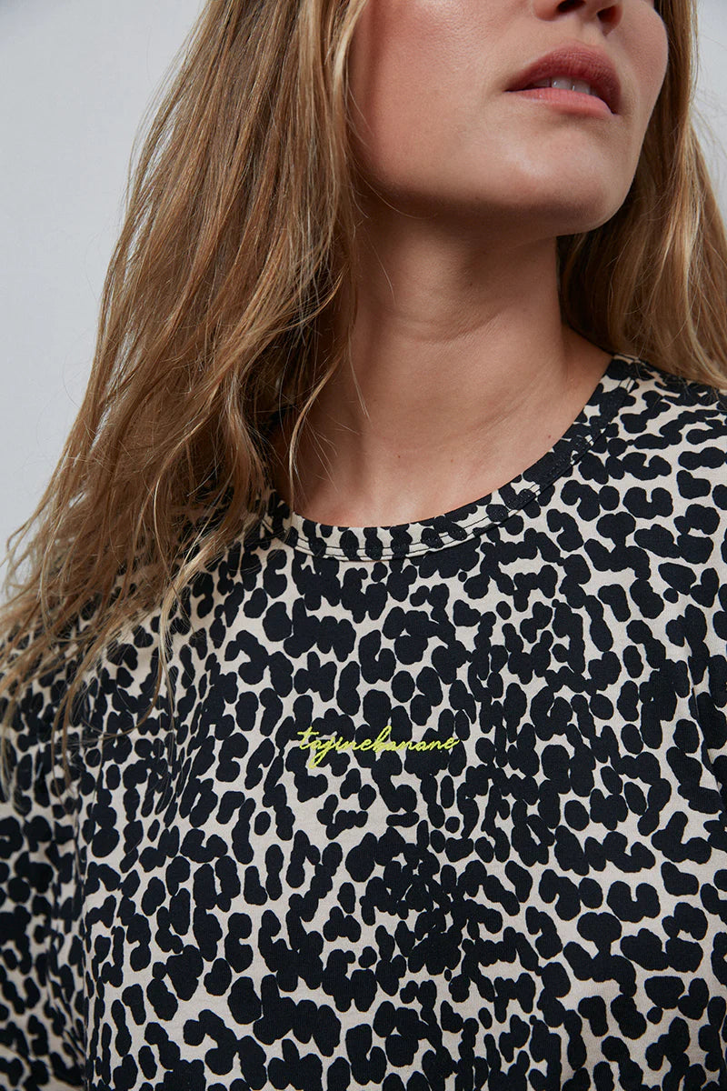 Leo Breastfeeding T-shirt