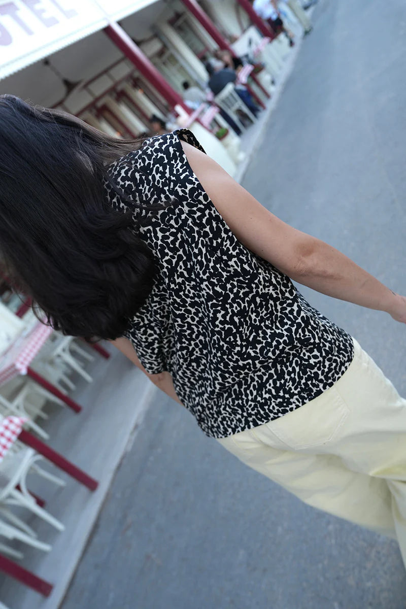 Leo Breastfeeding Top